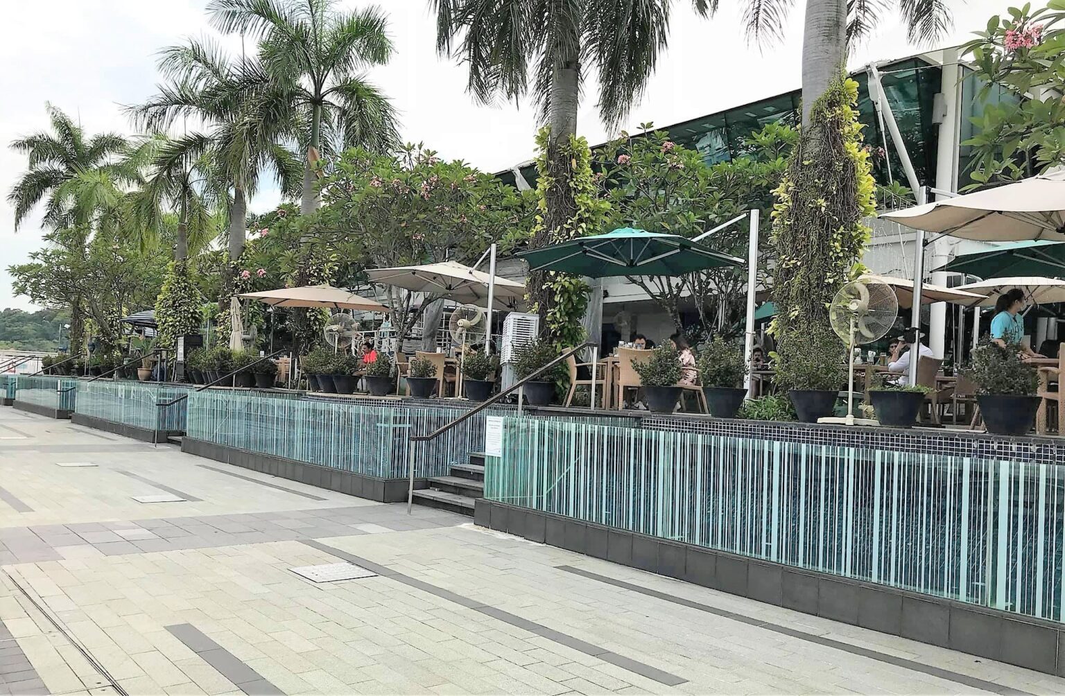 Restaurants and cafes @ Marina @ Keppel Bay